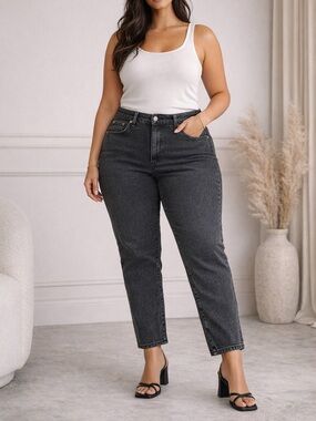 Abercrombie & Fitch Curve Love Black High Rise Ankle Straight Jeans Size 32 / 14